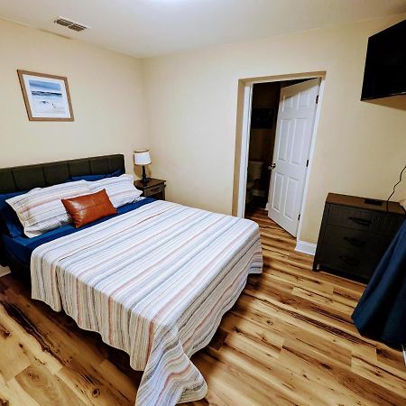 Charming & Cozy Lagoon Retreat - Steps From River - Parking ティテュスビル エクステリア 写真