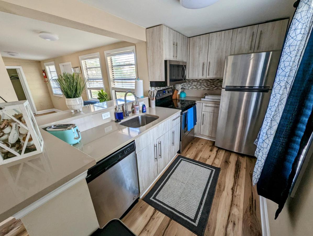 Charming & Cozy Lagoon Retreat - Steps From River - Parking ティテュスビル エクステリア 写真