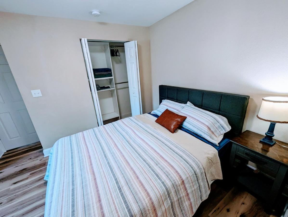 Charming & Cozy Lagoon Retreat - Steps From River - Parking ティテュスビル エクステリア 写真