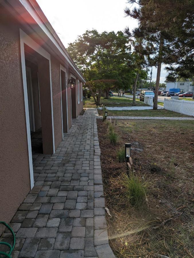 Charming & Cozy Lagoon Retreat - Steps From River - Parking ティテュスビル エクステリア 写真