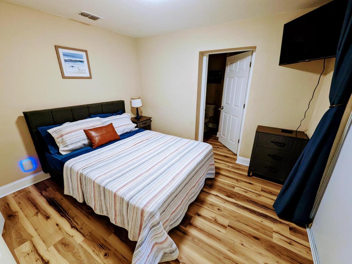 Charming & Cozy Lagoon Retreat - Steps From River - Parking ティテュスビル エクステリア 写真
